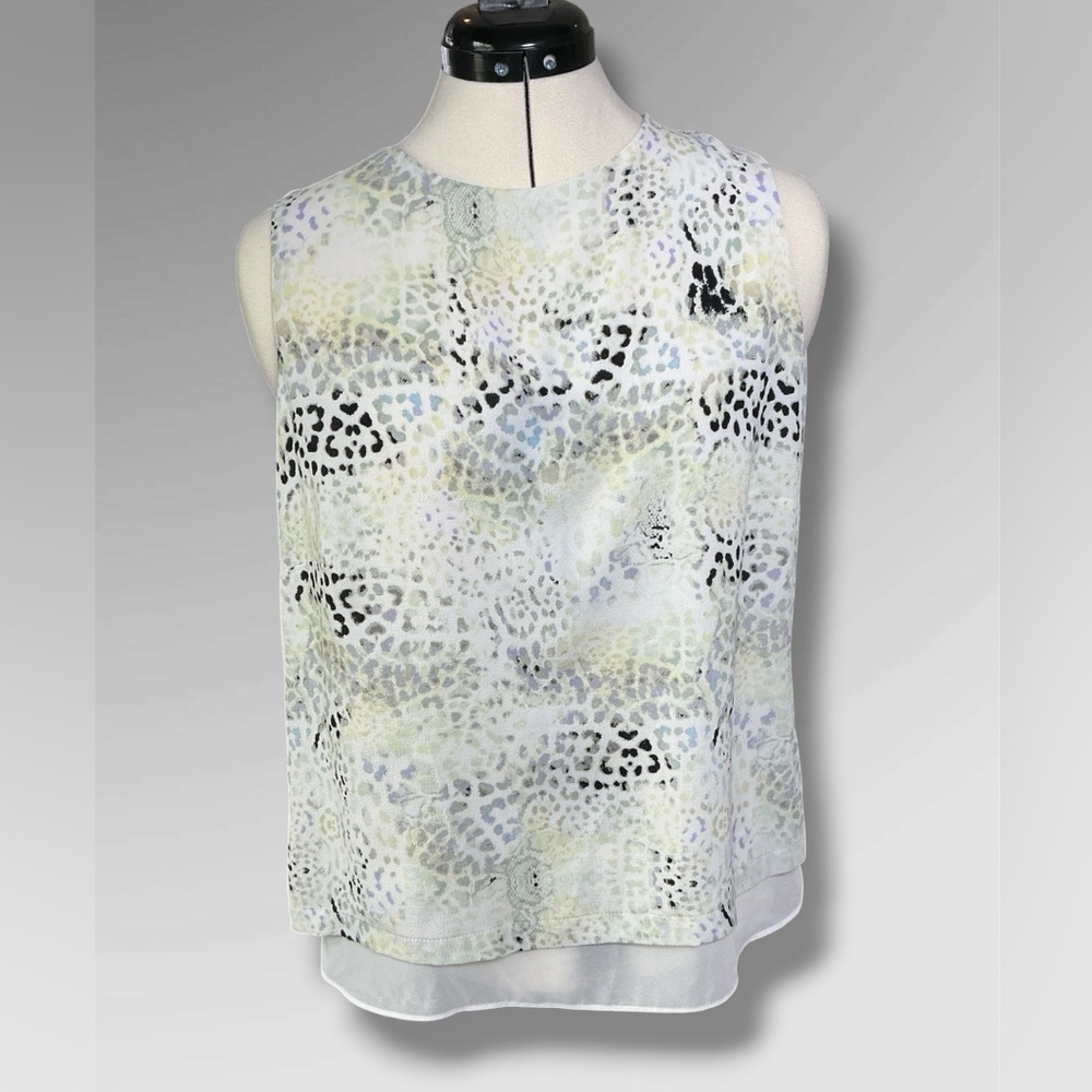 Layered sleeveless top